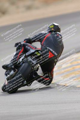 media/Dec-17-2022-SoCal Trackdays (Sat) [[224abd9271]]/Turn 10 Backside (120pm)/